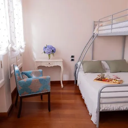 Casa Gurugu فيلة